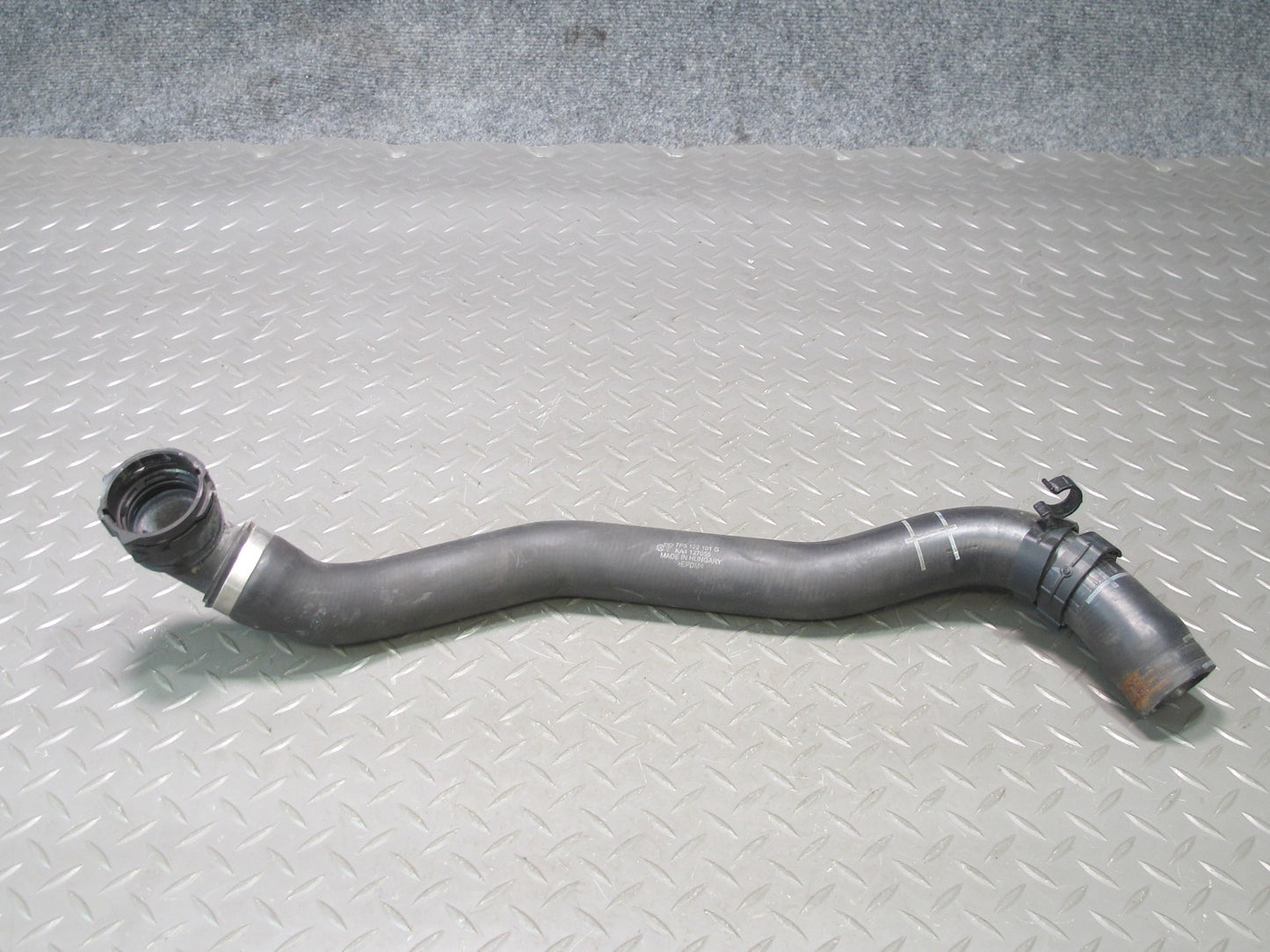 2011-2018 Porsche Cayenne 958 4.8L Engine Lower Radiator Coolant Hose Pipe