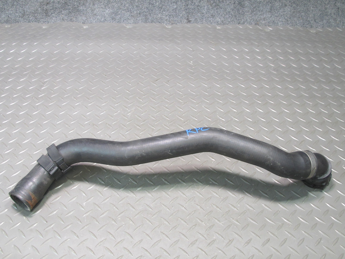2011-2018 Porsche Cayenne 958 4.8L Engine Lower Radiator Coolant Hose Pipe