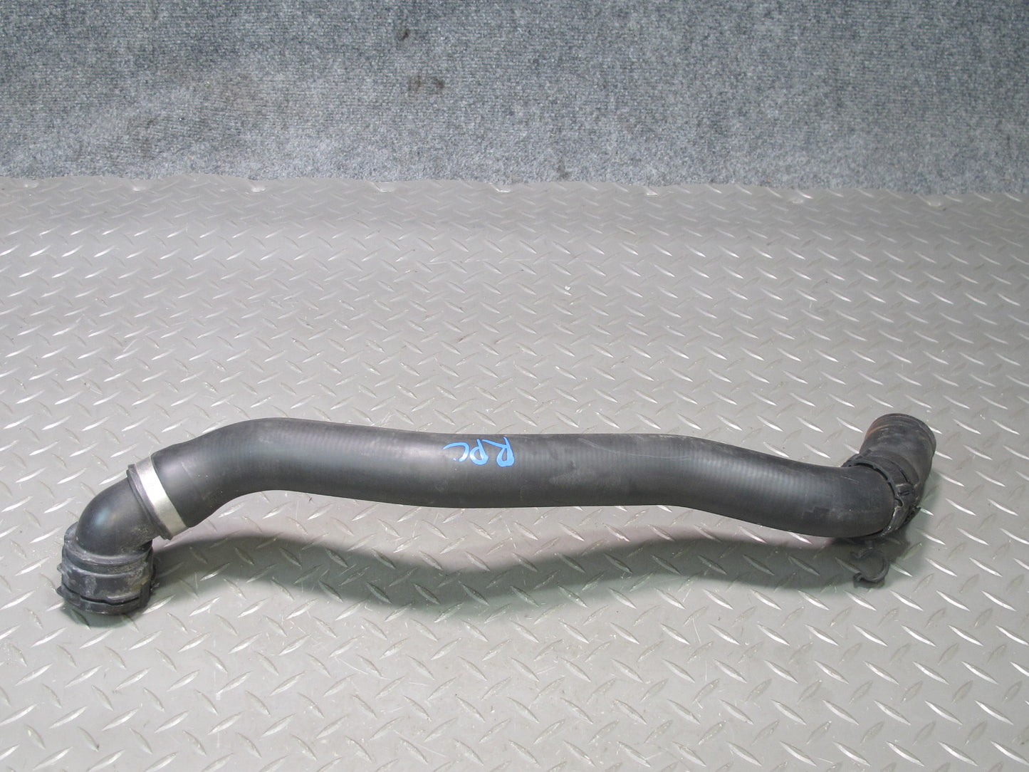 2011-2018 Porsche Cayenne 958 4.8L Engine Lower Radiator Coolant Hose Pipe