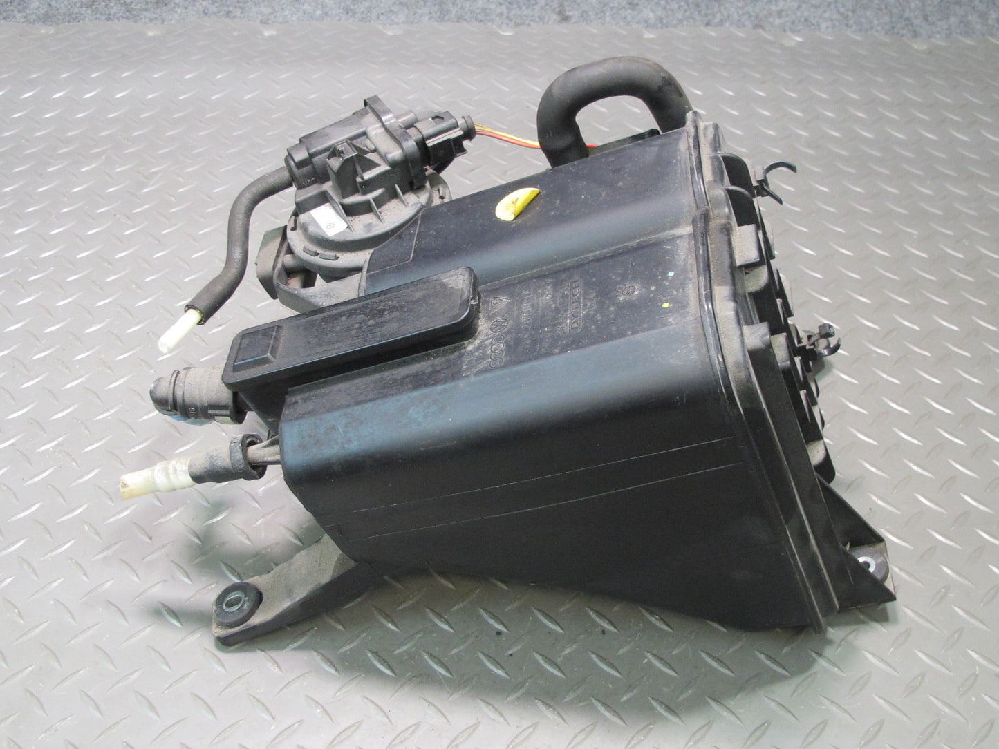 2011-2018 Porsche Cayenne 958 Fuel Vapor Evaporator Charcoal Emission Canister