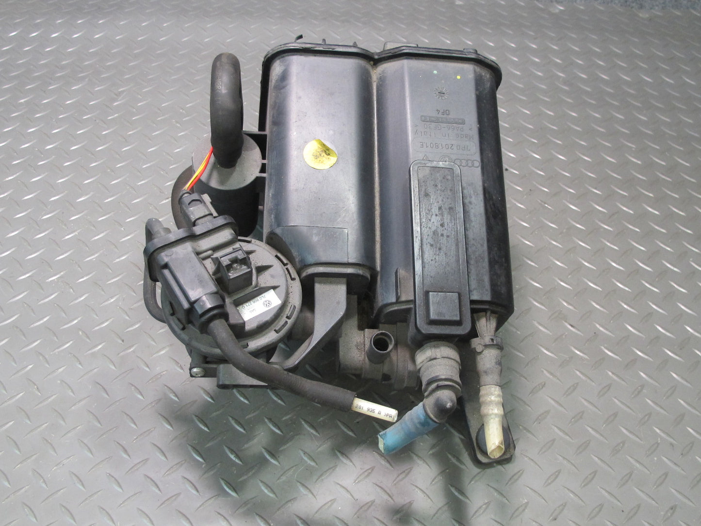 2011-2018 Porsche Cayenne 958 Fuel Vapor Evaporator Charcoal Emission Canister