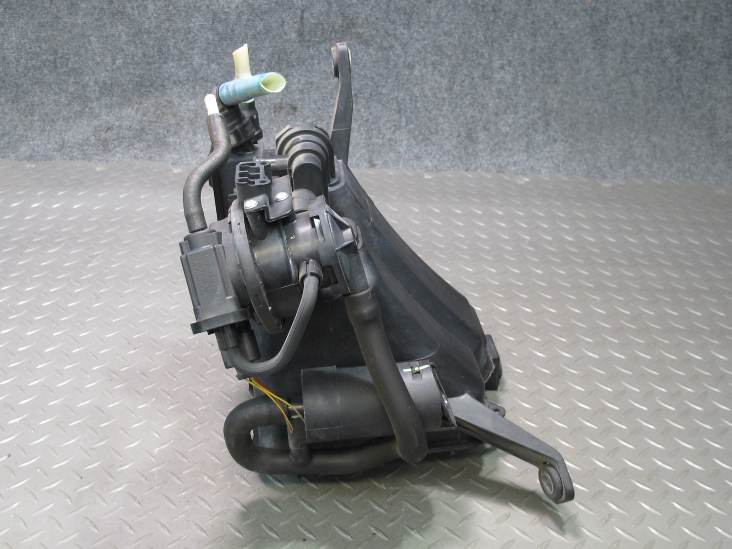 2011-2018 Porsche Cayenne 958 Fuel Vapor Evaporator Charcoal Emission Canister