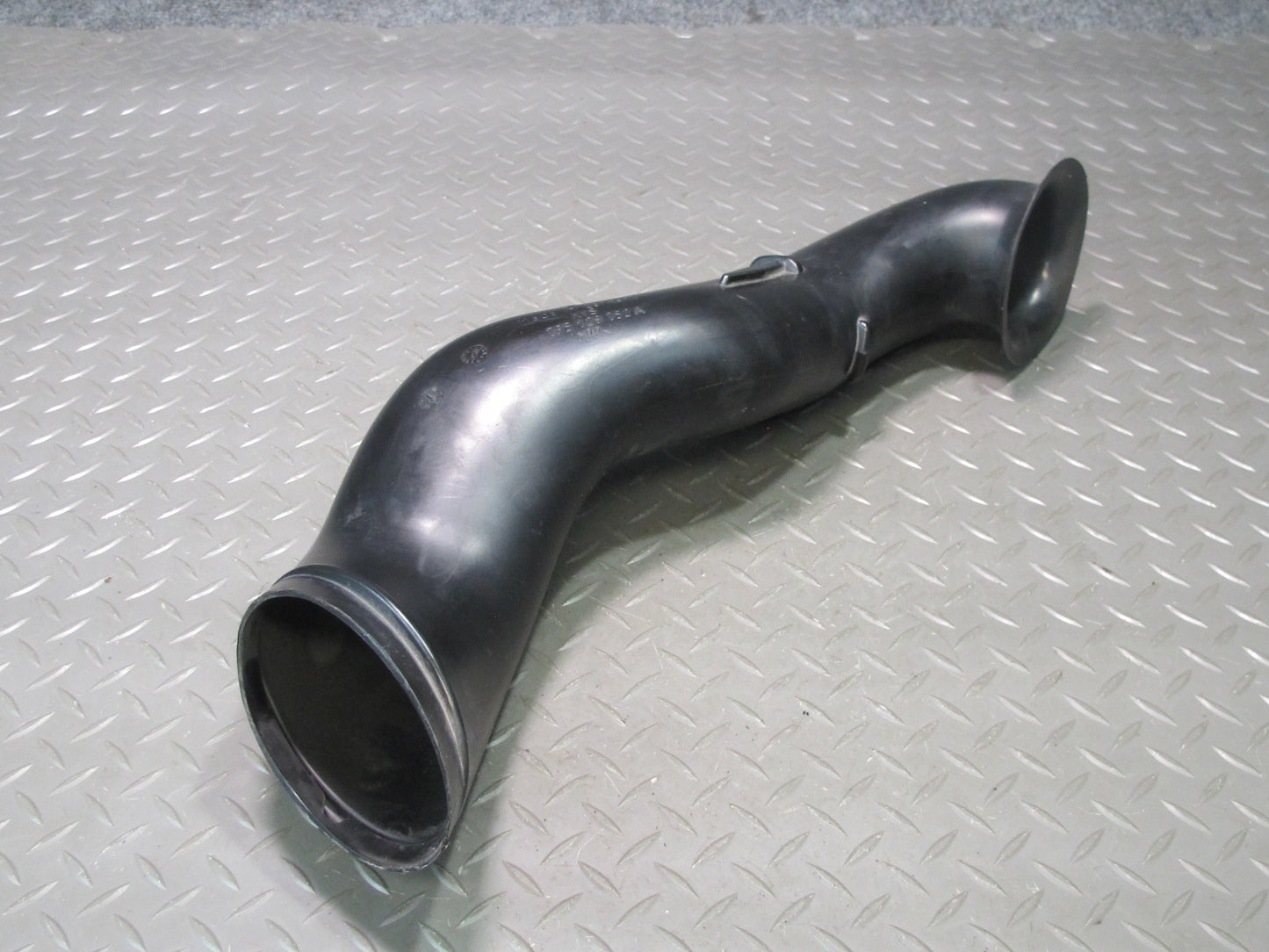 2011-2018 Porsche Cayenne 958 4.8L Engine Right Side Air Intake Pipe Tube Hose