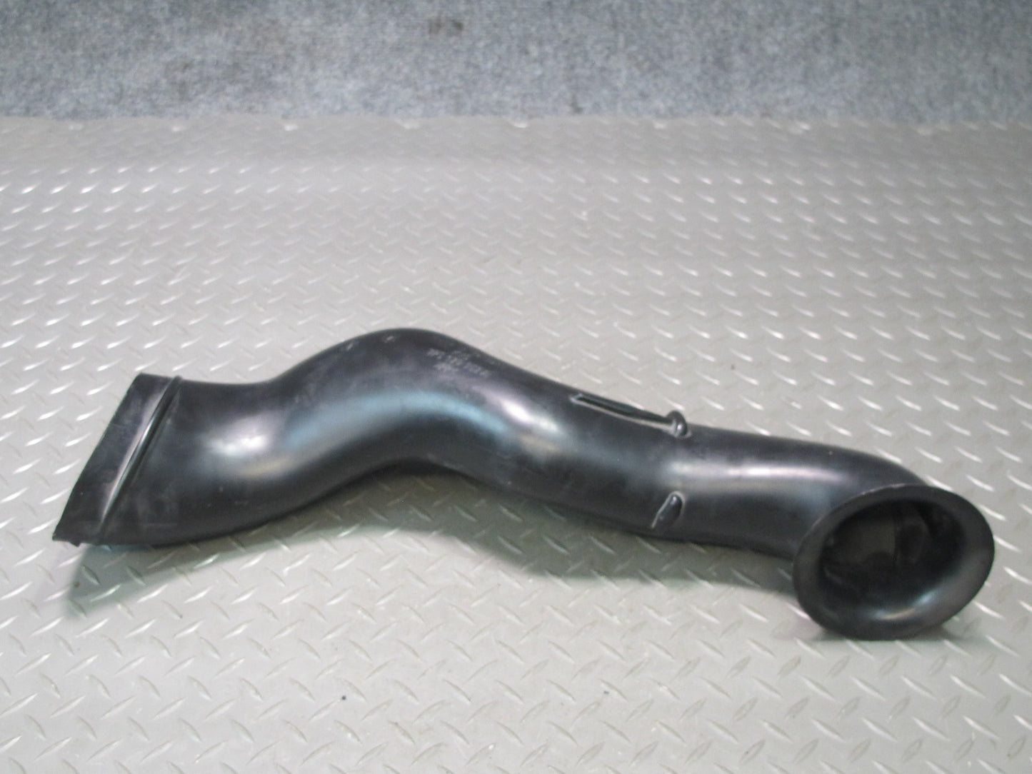 2011-2018 Porsche Cayenne 958 4.8L Engine Right Side Air Intake Pipe Tube Hose