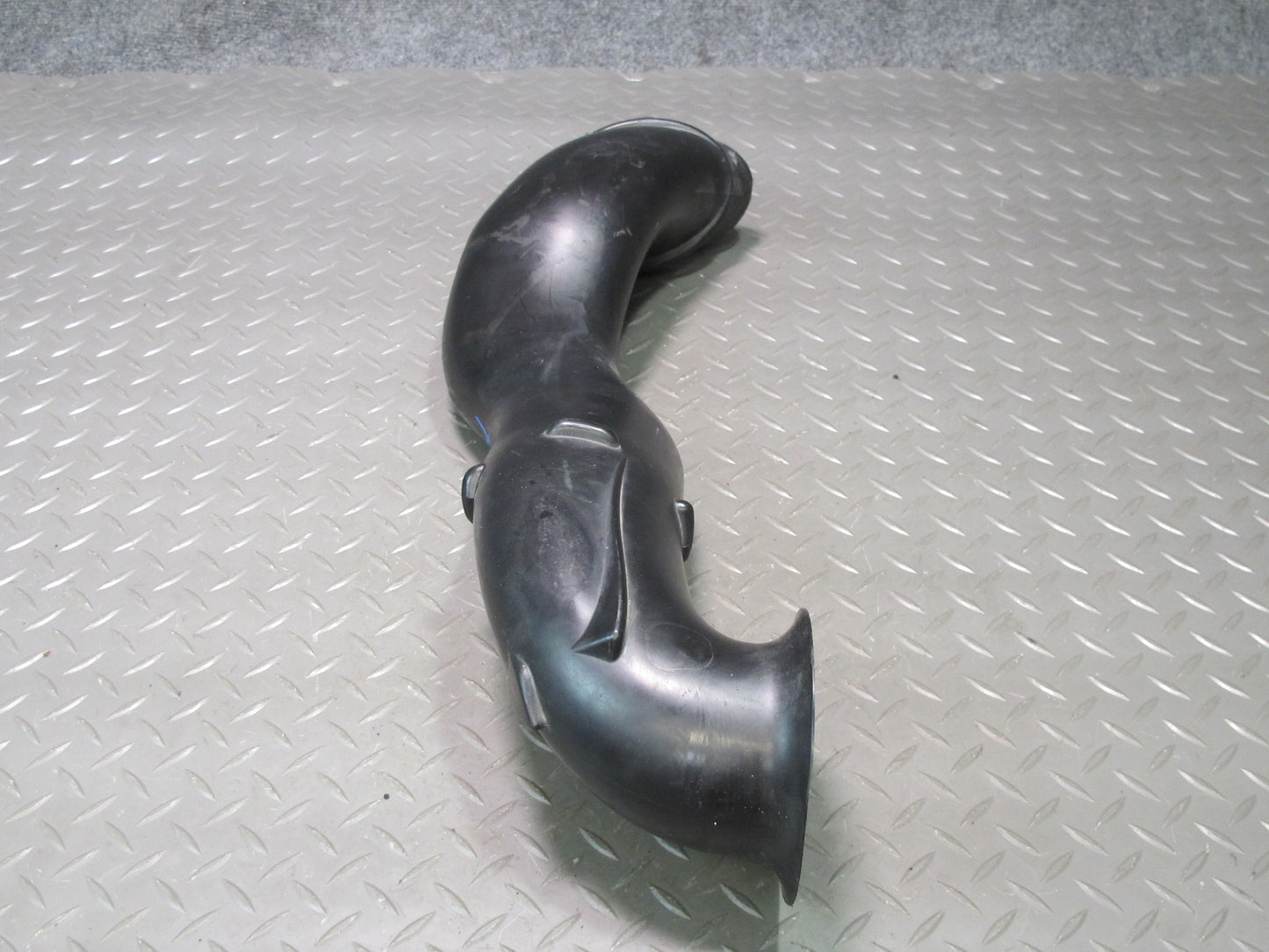 2011-2018 Porsche Cayenne 958 4.8L Engine Right Side Air Intake Pipe Tube Hose