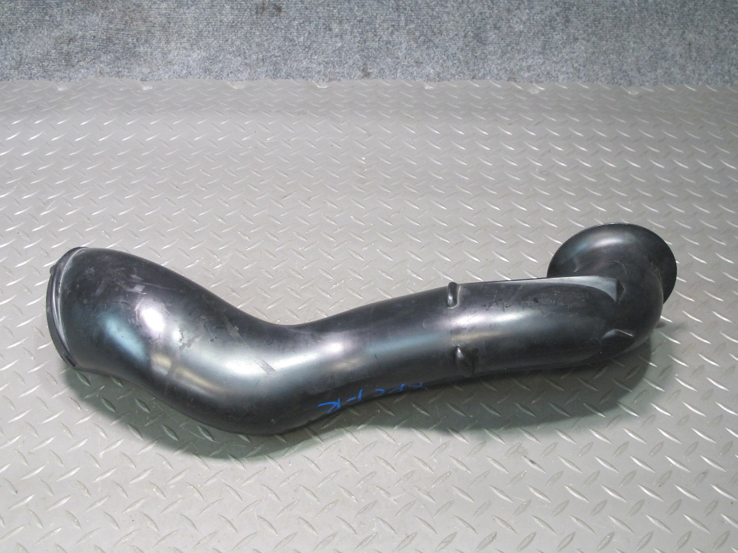 2011-2018 Porsche Cayenne 958 4.8L Engine Right Side Air Intake Pipe Tube Hose