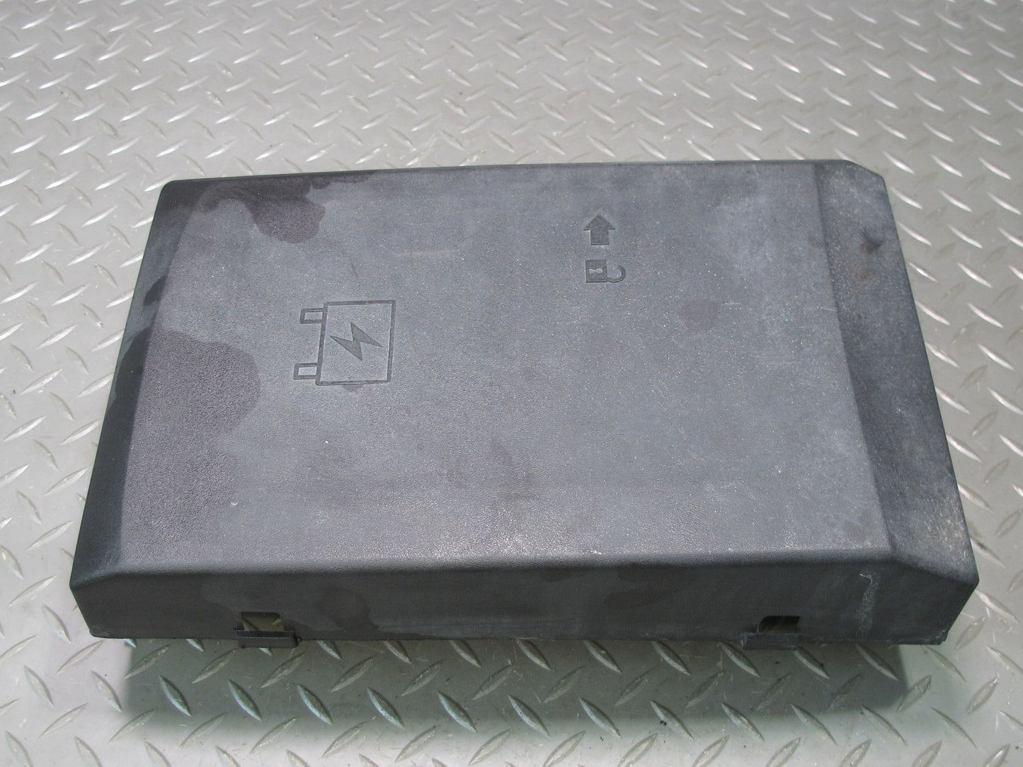 2007-2014 Cadillac Escalade Fuse Relay Box Lid Cover 25815385