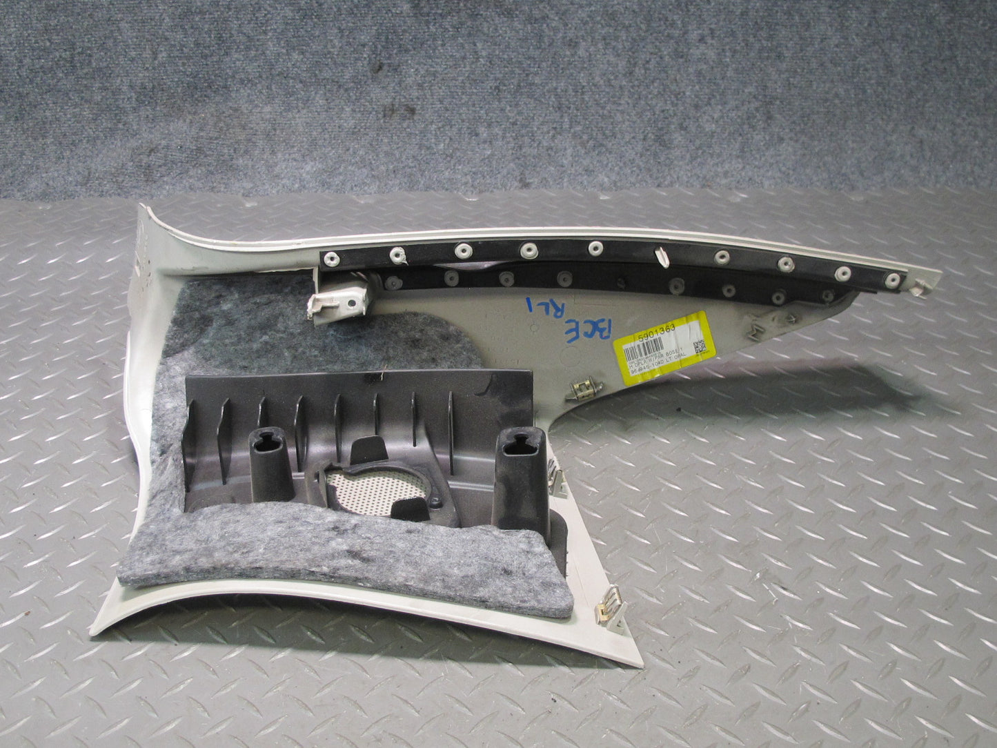 2007-2014 Cadillac Escalade Rear Interior D Pillar Trim Panel Set of 2