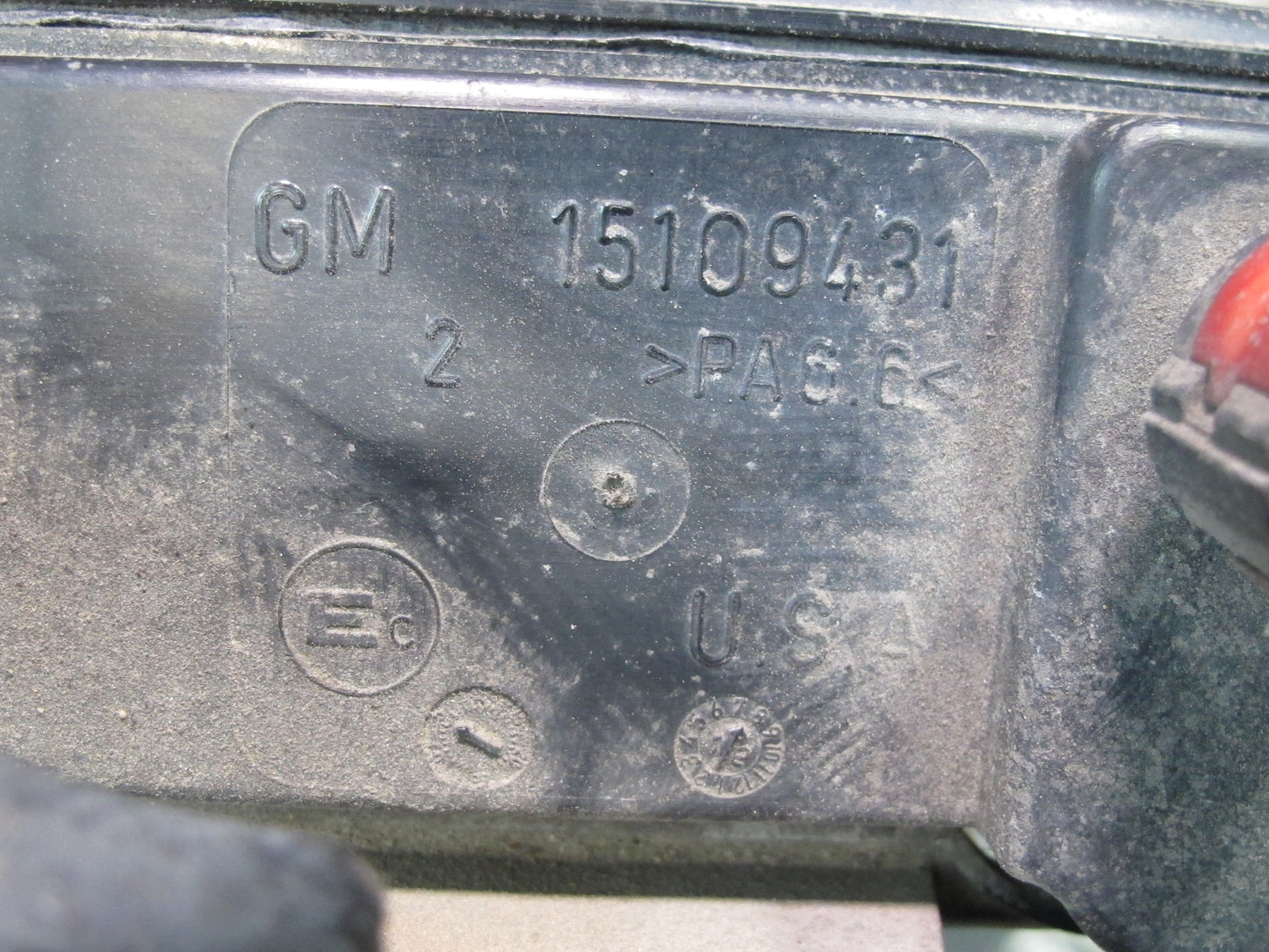 2007-2014 Cadillac Escalade Fuel Evap Vapor Charcoal Canister 15220023