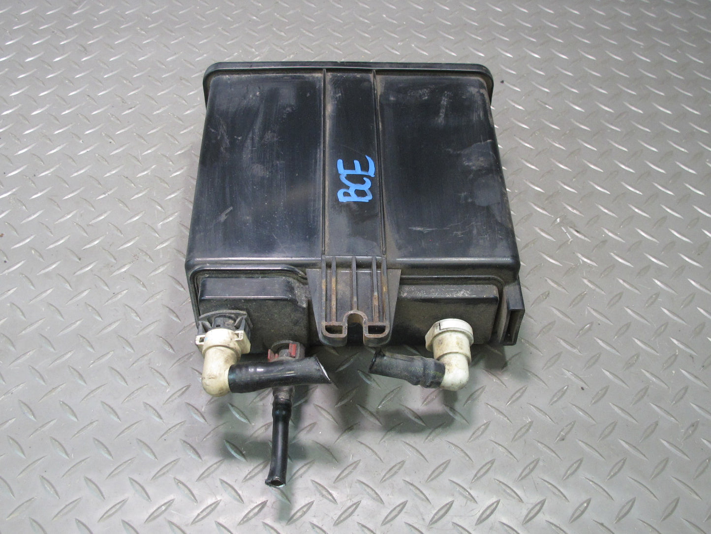 2007-2014 Cadillac Escalade Fuel Evap Vapor Charcoal Canister 15220023