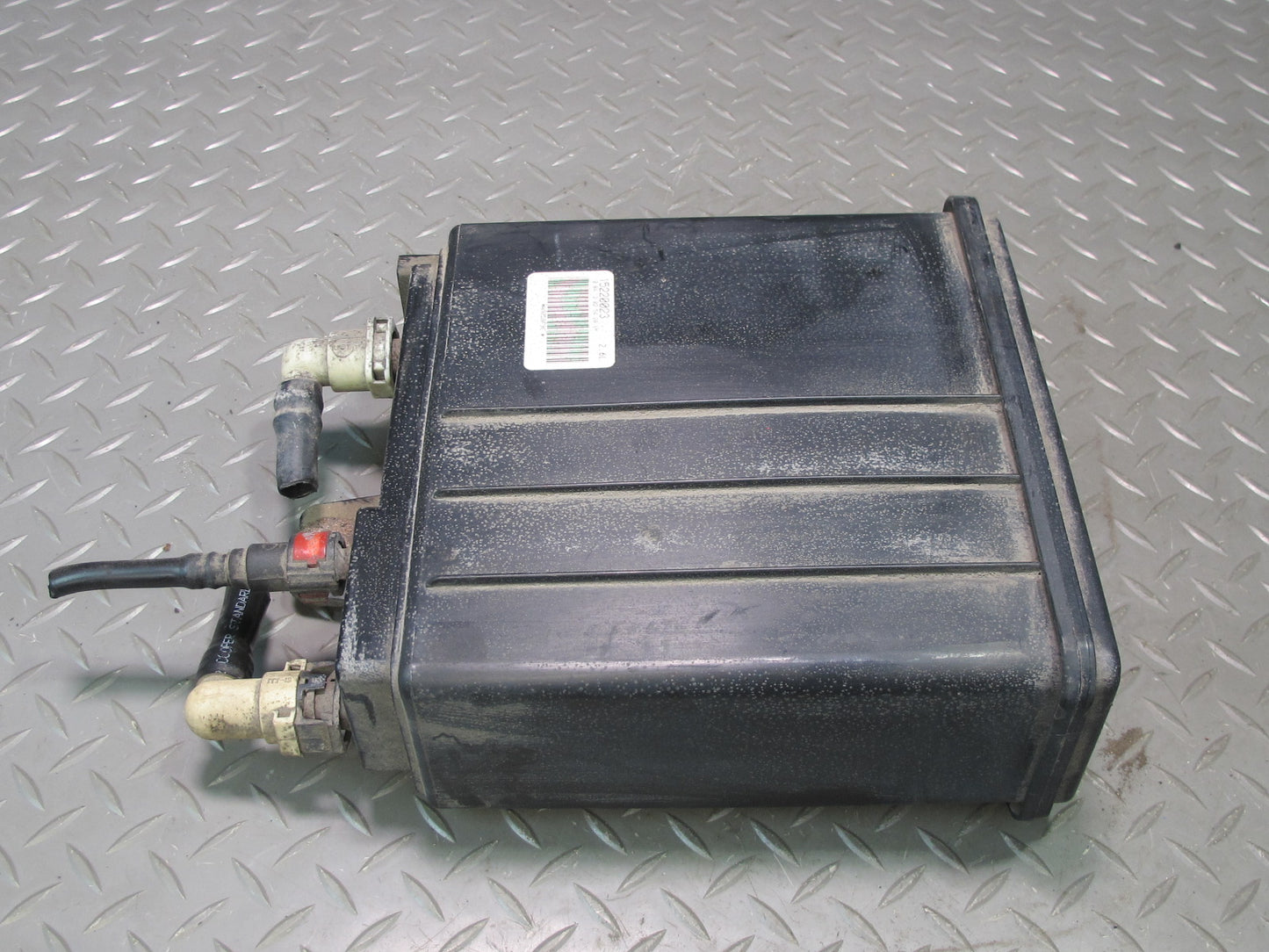 2007-2014 Cadillac Escalade Fuel Evap Vapor Charcoal Canister 15220023