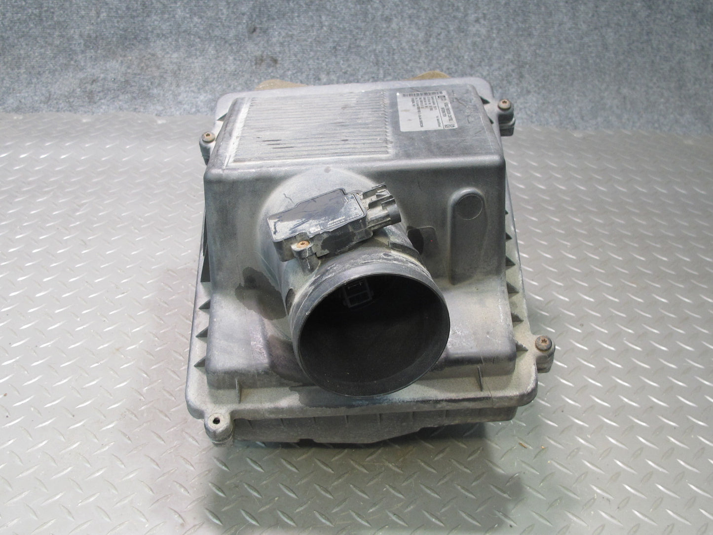 2009-2014 Cadillac Escalade Air Intake Cleaner Filter Box w MAF Sensor