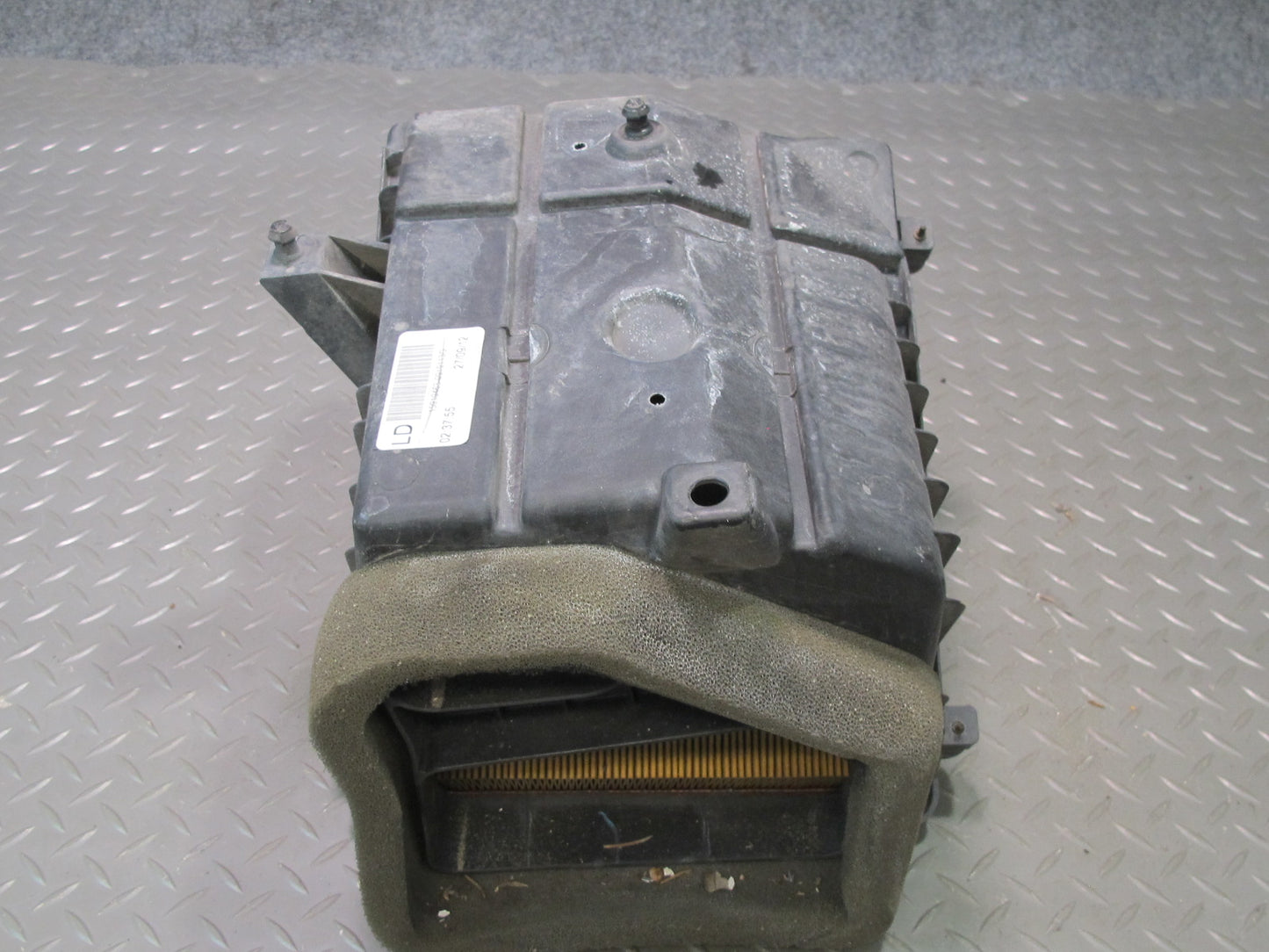 2009-2014 Cadillac Escalade Air Intake Cleaner Filter Box w MAF Sensor