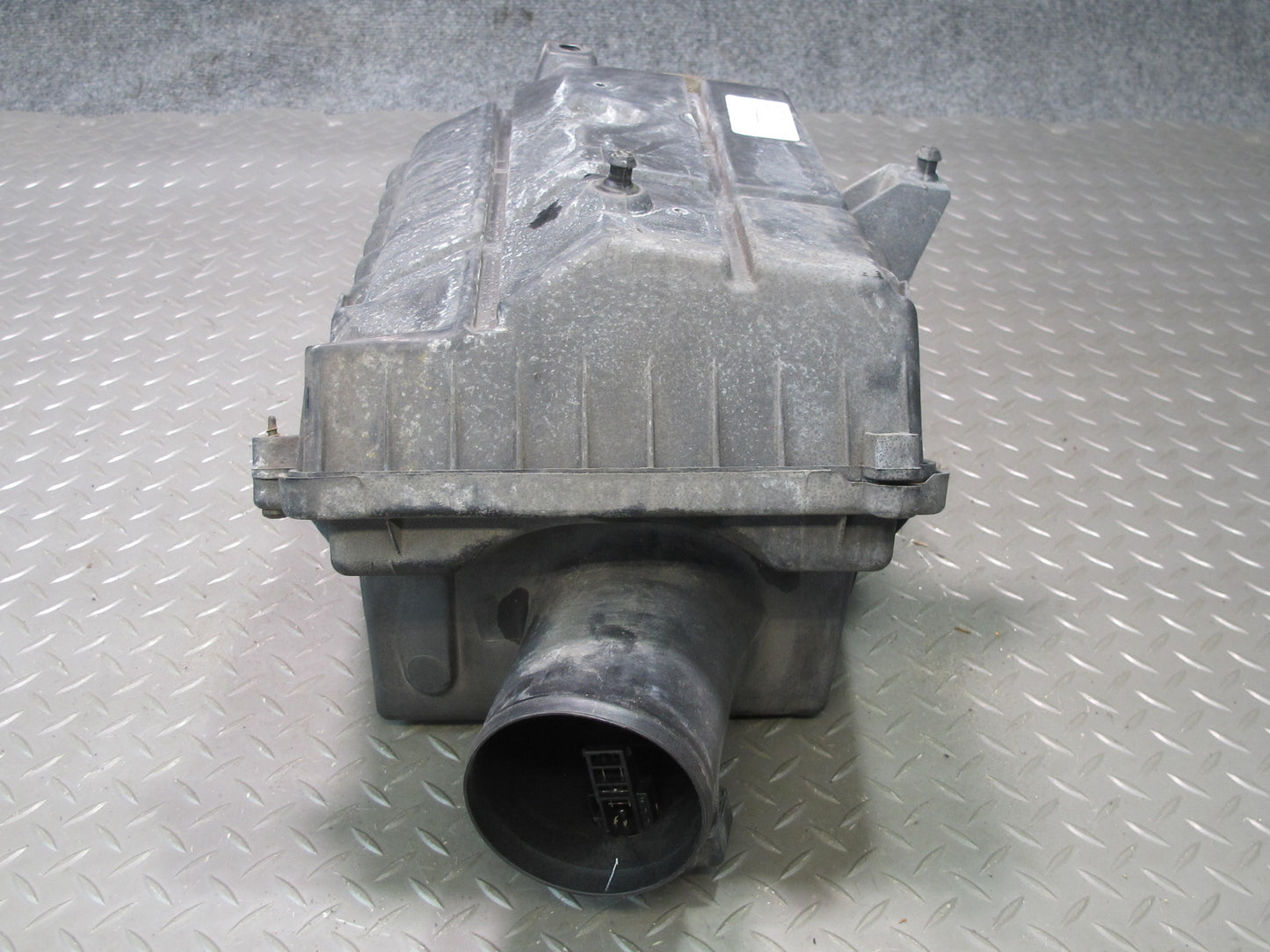 2009-2014 Cadillac Escalade Air Intake Cleaner Filter Box w MAF Sensor