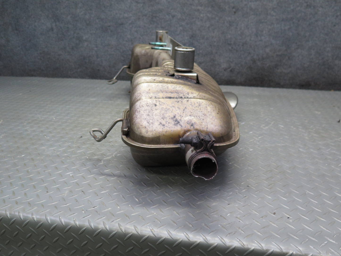 2000-2002 Porsche Boxster 986 2.7L MT Engine Rear Exhaust Muffler Assembly