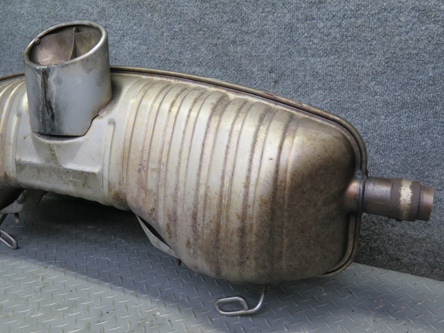 2000-2002 Porsche Boxster 986 2.7L MT Engine Rear Exhaust Muffler Assembly