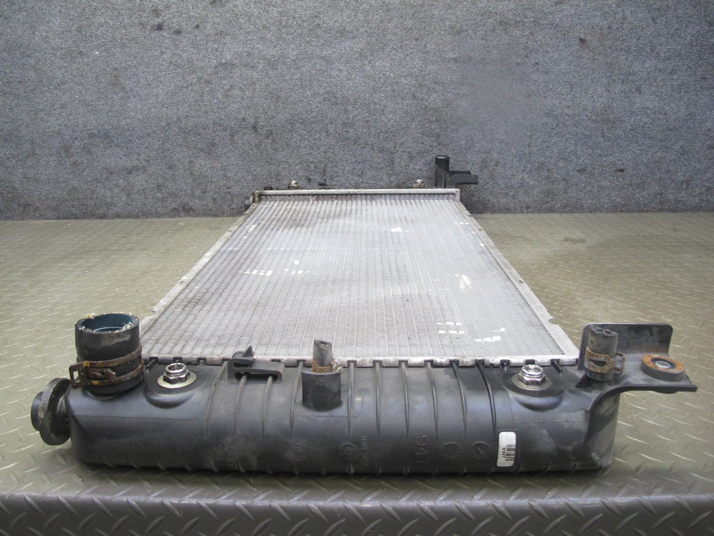 2009-2014 Cadillac Escalade 6.2L A/T Engine Cooling Radiator 22840116