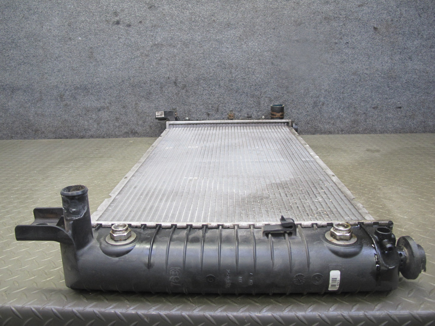 2009-2014 Cadillac Escalade 6.2L A/T Engine Cooling Radiator 22840116