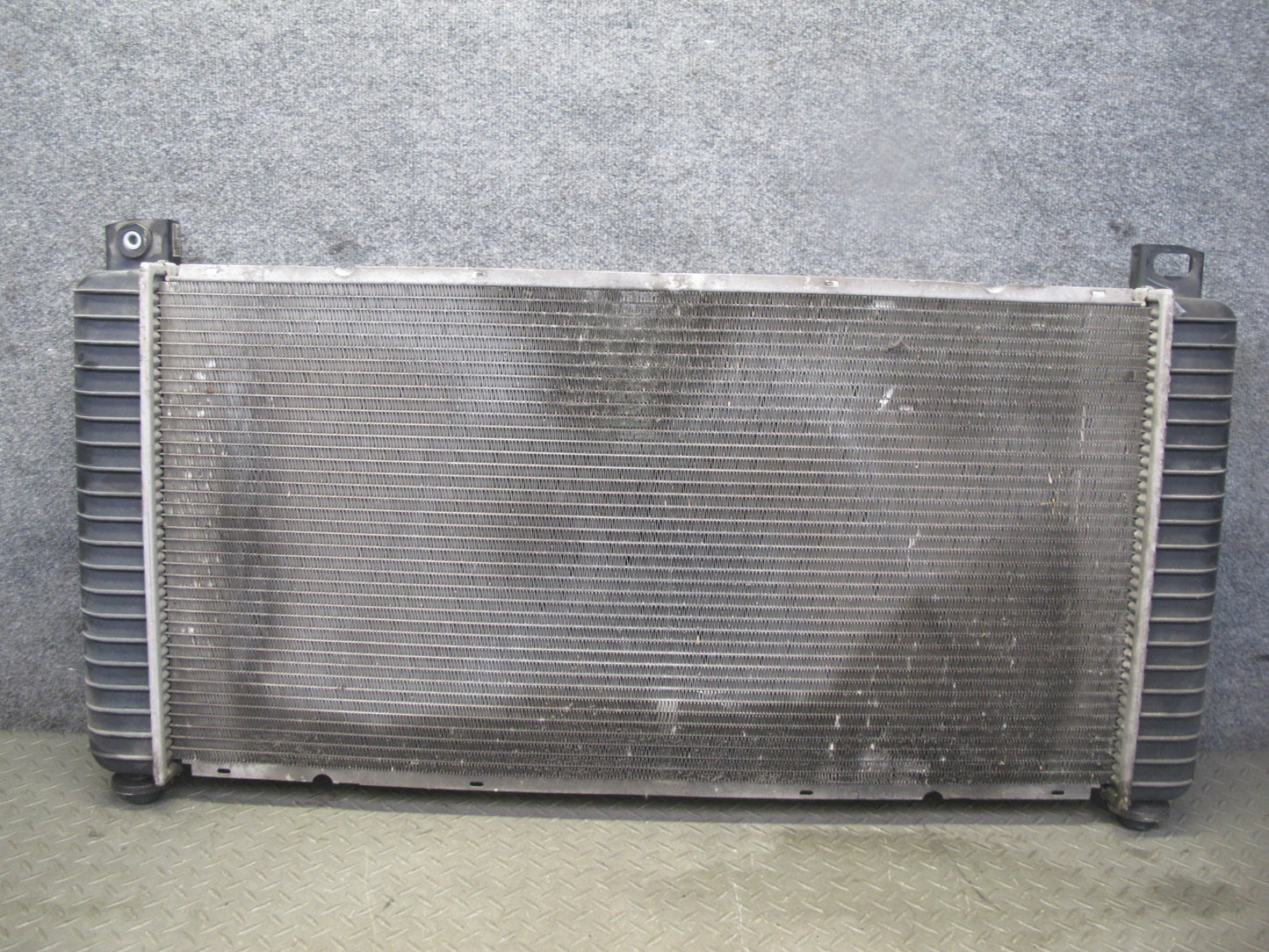 2009-2014 Cadillac Escalade 6.2L A/T Engine Cooling Radiator 22840116