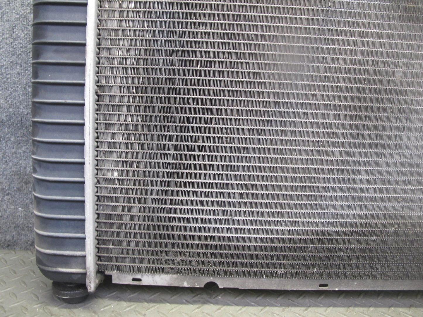 2009-2014 Cadillac Escalade 6.2L A/T Engine Cooling Radiator 22840116
