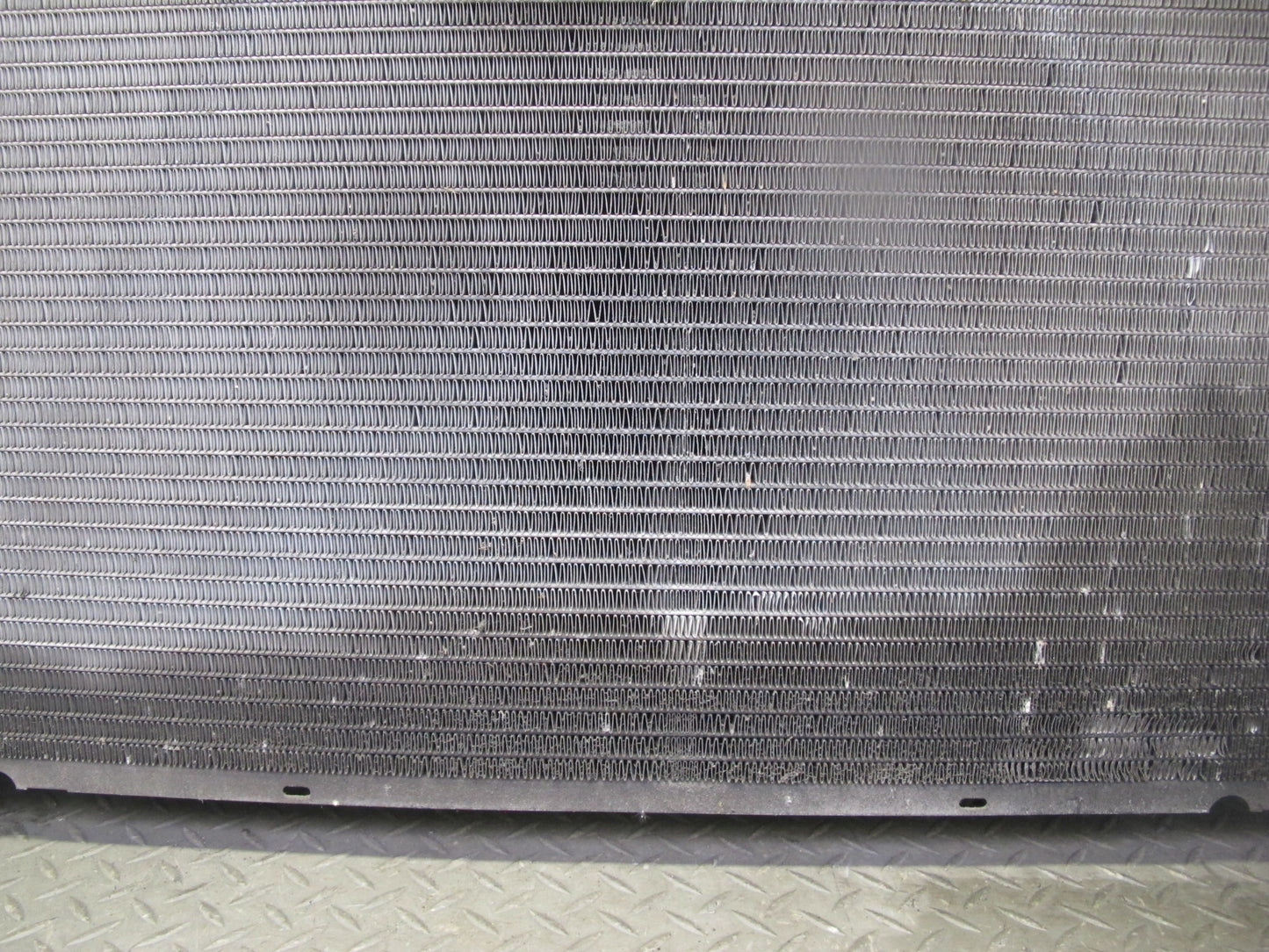 2009-2014 Cadillac Escalade 6.2L A/T Engine Cooling Radiator 22840116