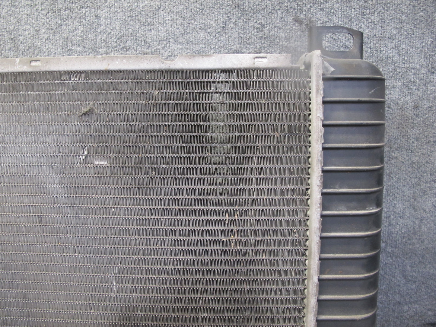 2009-2014 Cadillac Escalade 6.2L A/T Engine Cooling Radiator 22840116