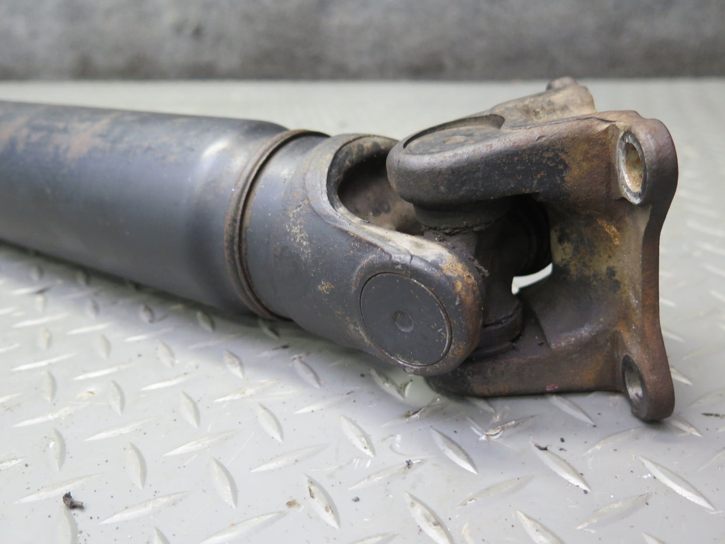 2003-2007 Lexus UZJ100L LX470 AWD Rear Driveshaft Drive Shaft