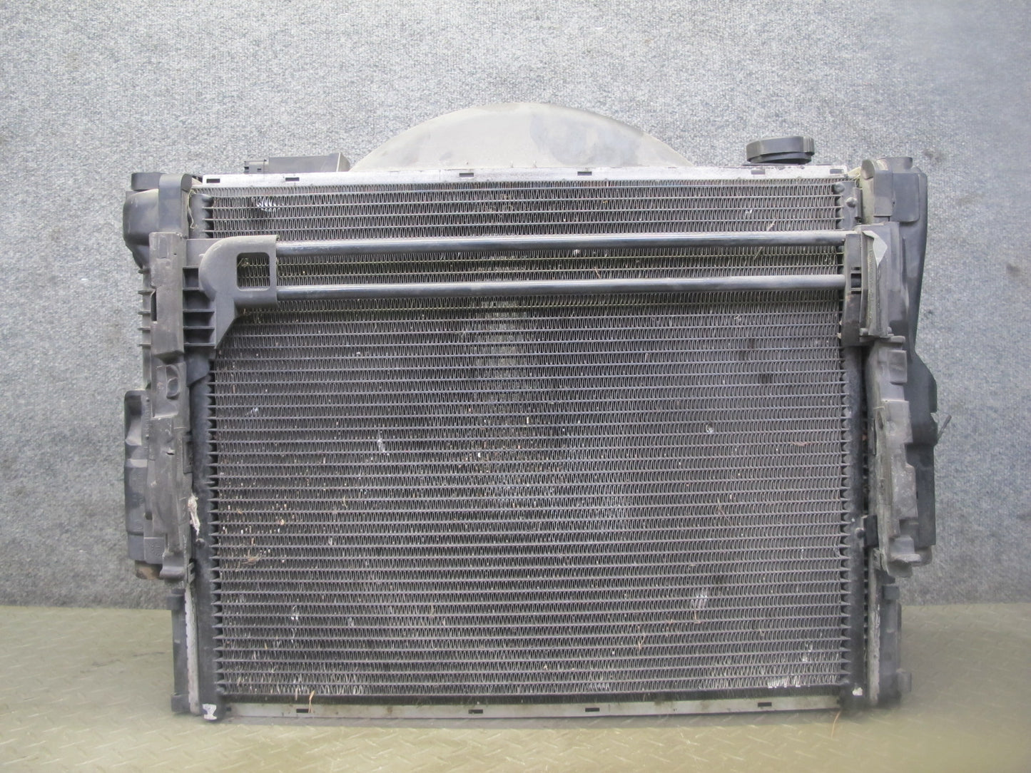 01-02 BMW E46 M54 Engine Radiator A/C Condenser Oil Cooler Shroud Set OEM