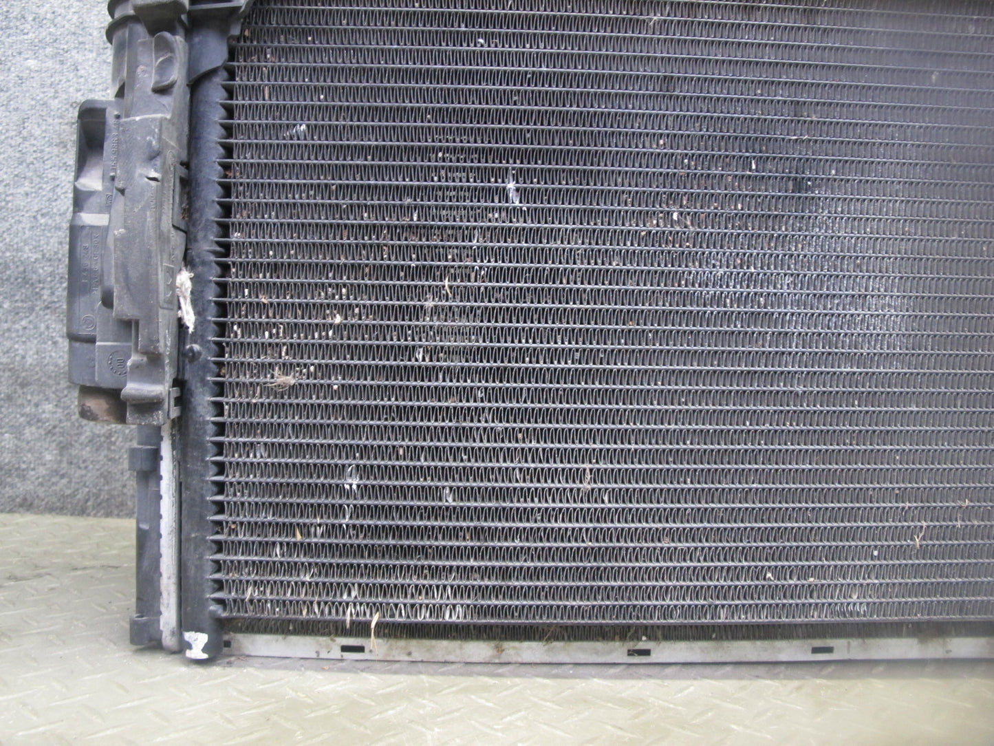 01-02 BMW E46 M54 Engine Radiator A/C Condenser Oil Cooler Shroud Set OEM