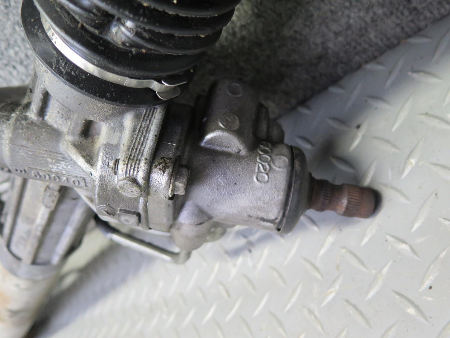 2003-2007 Lexus UZJ100L LX470 Power Steering Rack & Pinion Gear Assembly