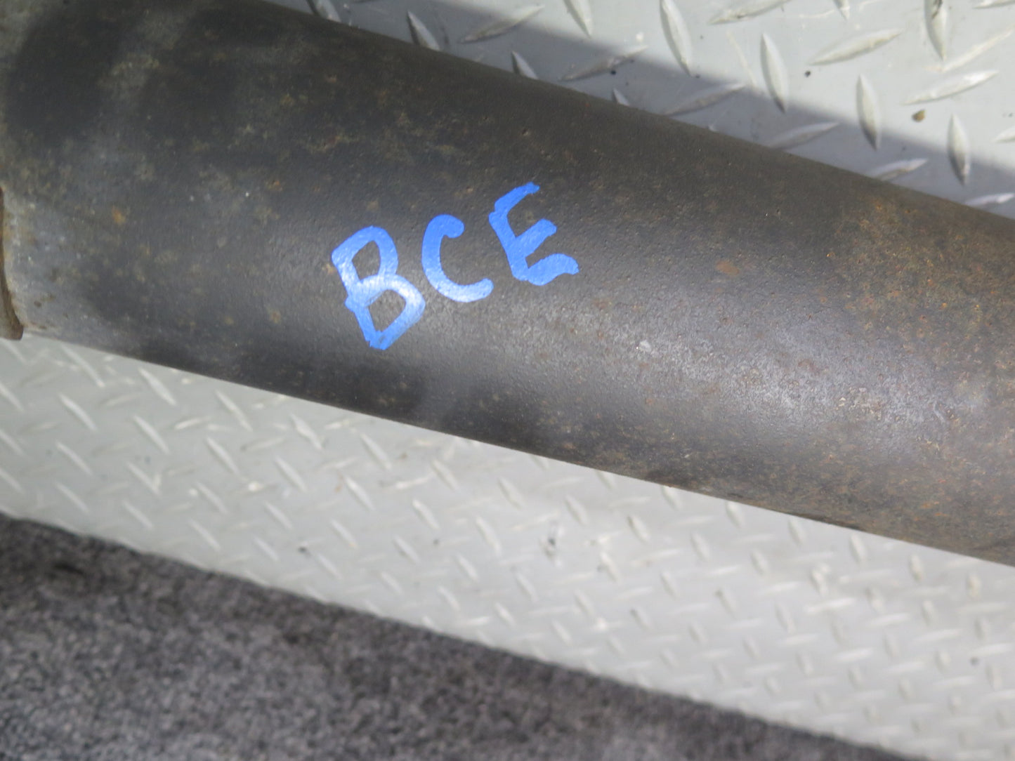 2009-2014 Cadillac Escalade 6.2L AWD Rear Driveshaft Drive Shaft 22845689