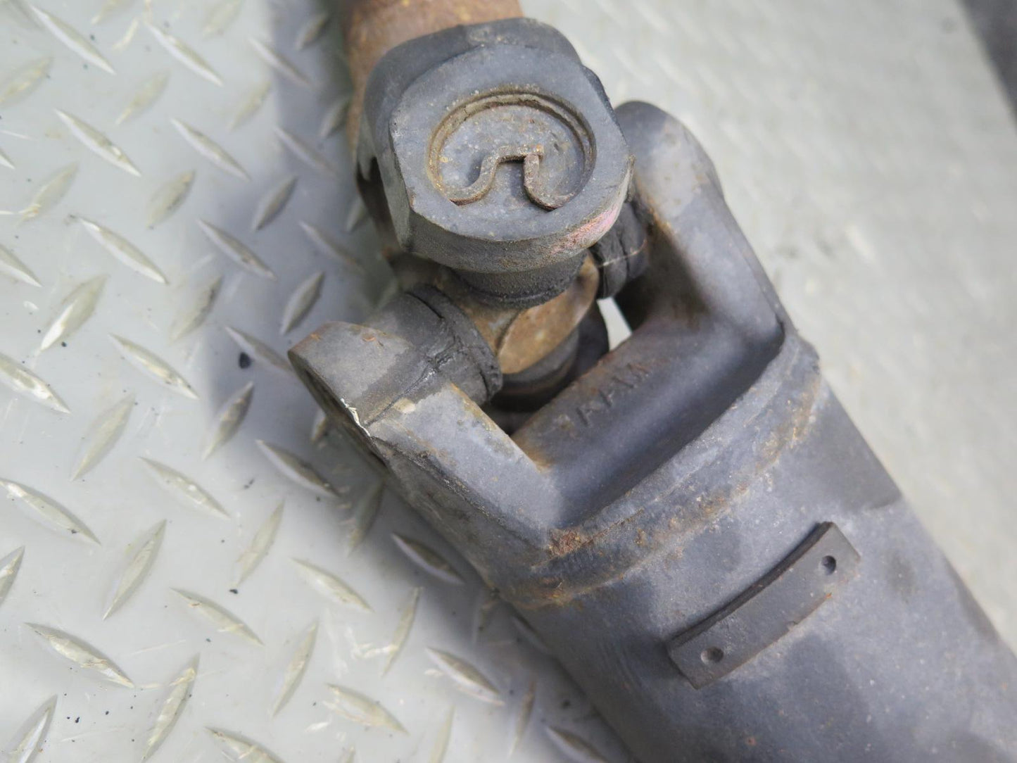 2009-2014 Cadillac Escalade 6.2L AWD Rear Driveshaft Drive Shaft 22845689