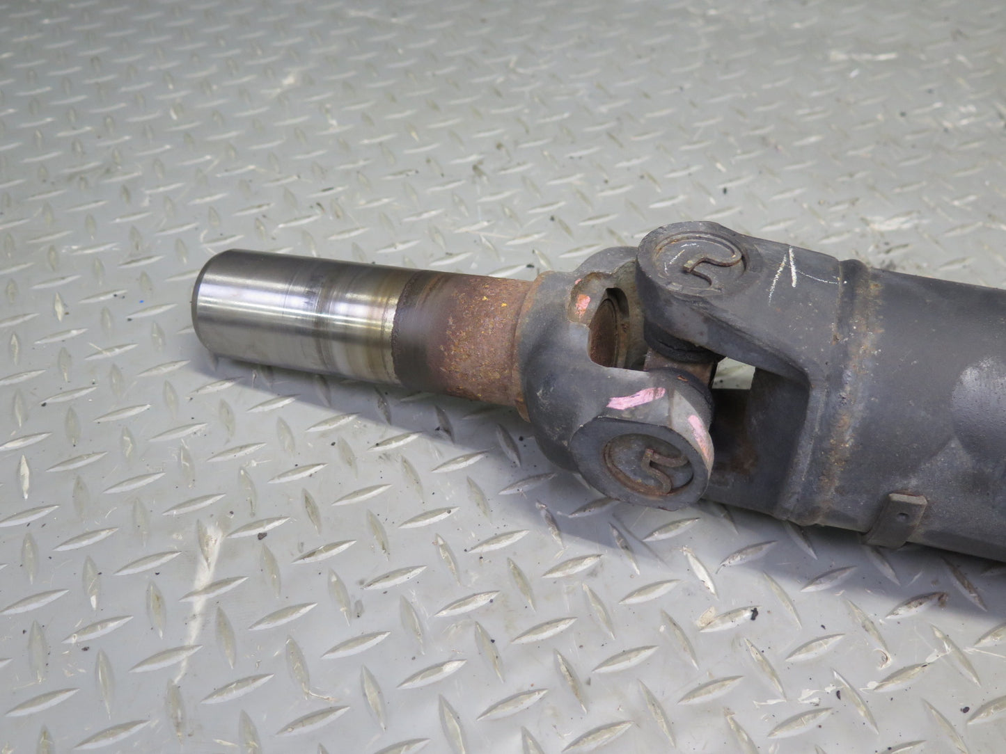 2009-2014 Cadillac Escalade 6.2L AWD Rear Driveshaft Drive Shaft 22845689