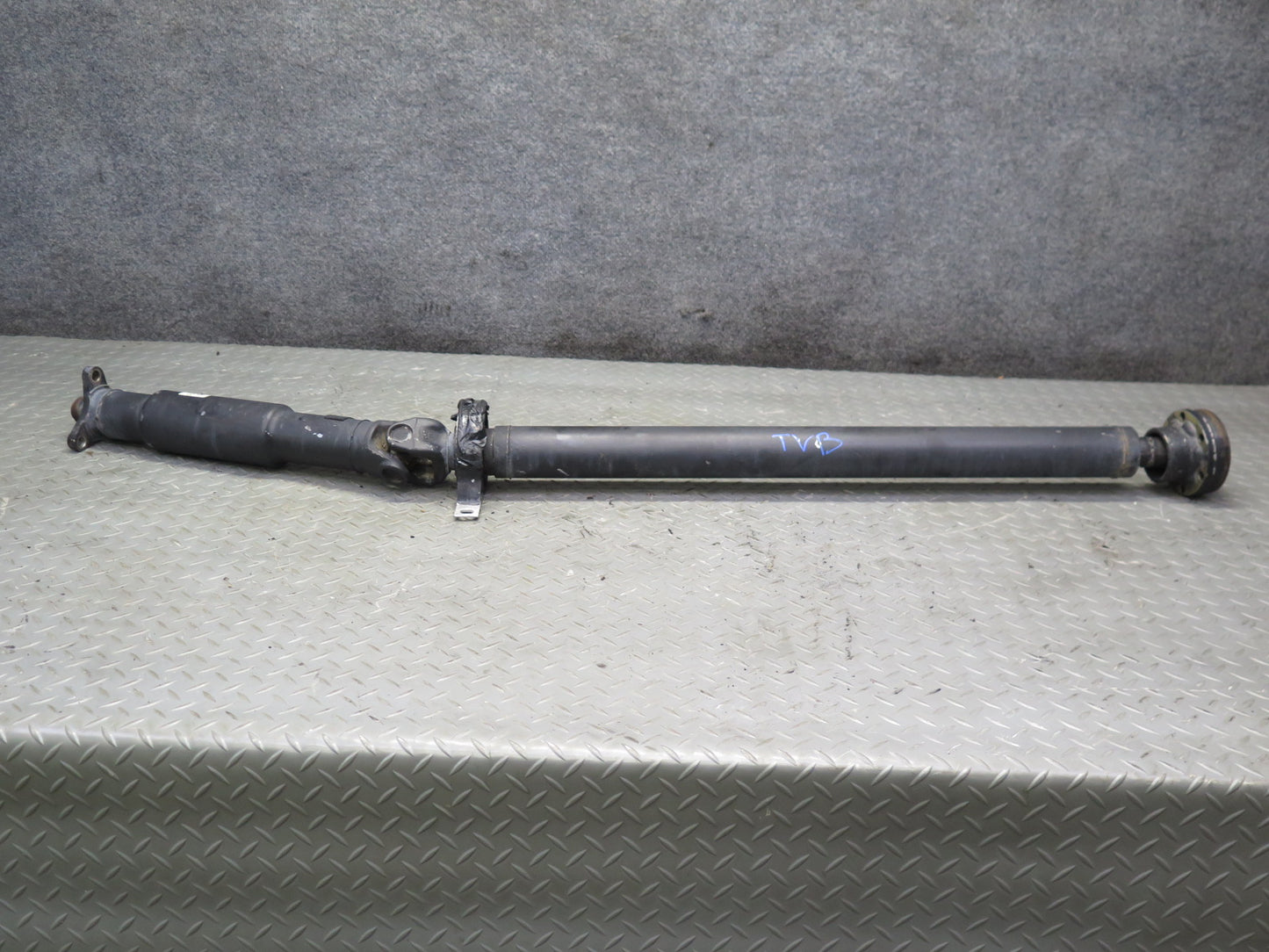 01-06 BMW E46 330Ci 330i A/T Rear Driveshaft Drive Shaft 7505211 OEM