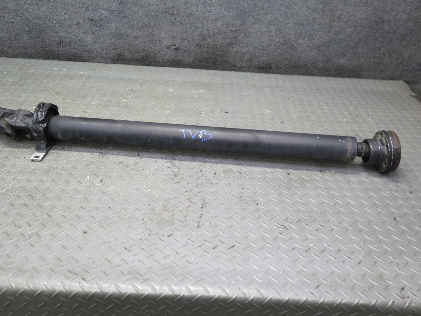 01-06 BMW E46 330Ci 330i A/T Rear Driveshaft Drive Shaft 7505211 OEM