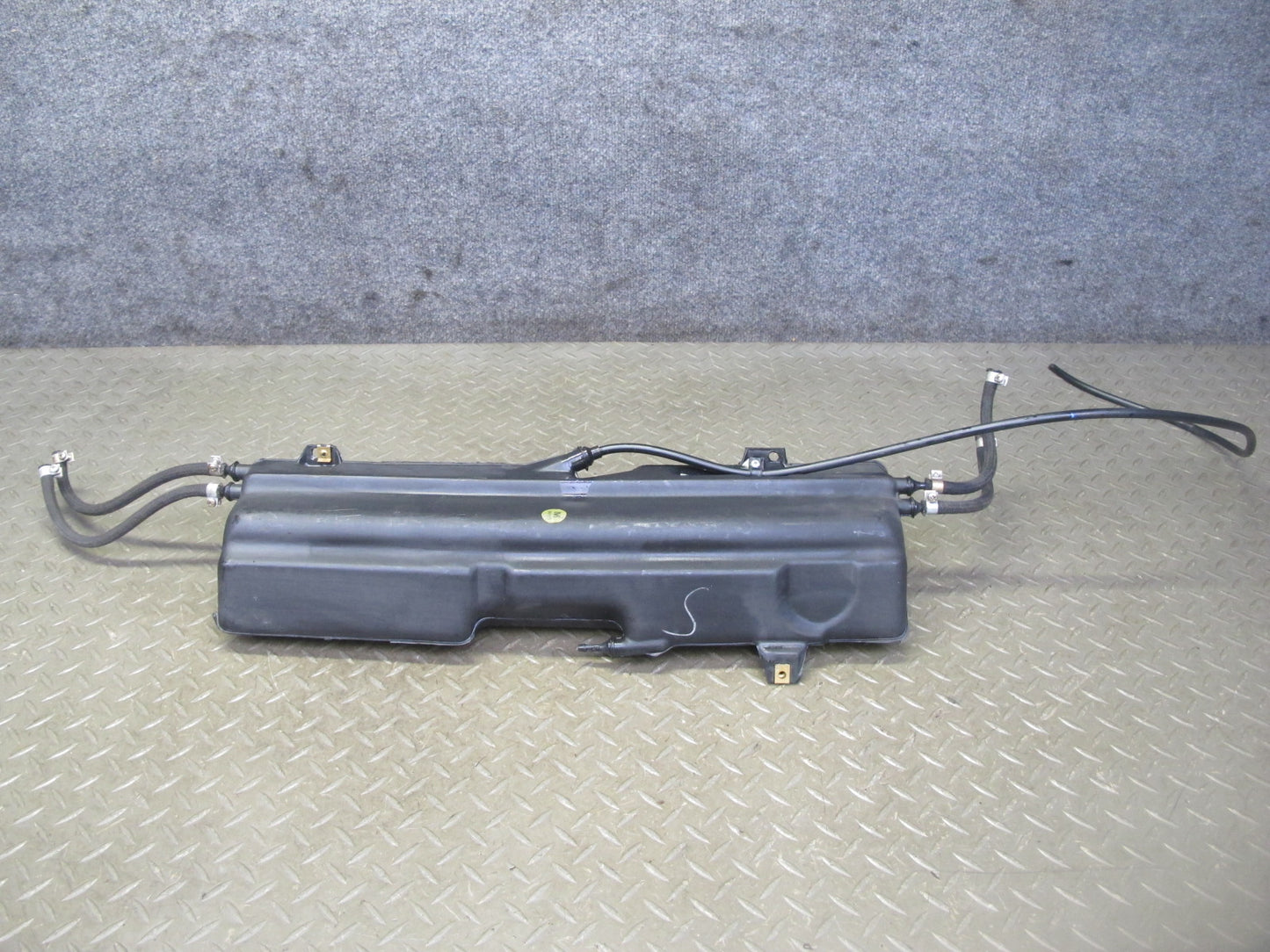 81-85 Mercedes R107 380SL Fuel Evap Vapor Charcoal Canister w Pipe OEM