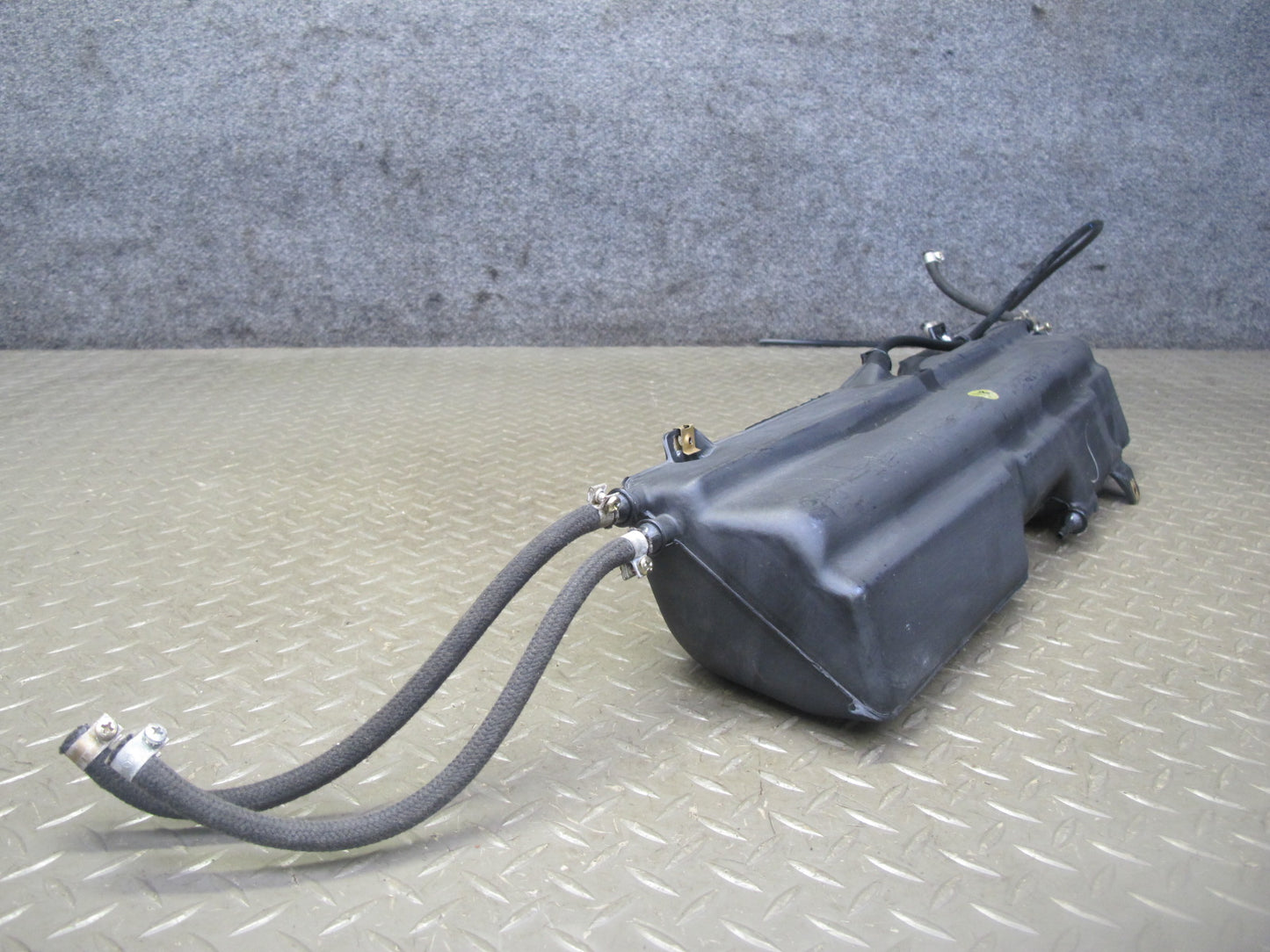 81-85 Mercedes R107 380SL Fuel Evap Vapor Charcoal Canister w Pipe OEM