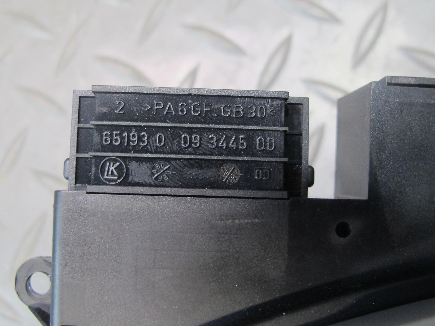 05-11 Mercedes R171 Slk-class Front Right Seat Adjustment Switch 1718205810 OEM