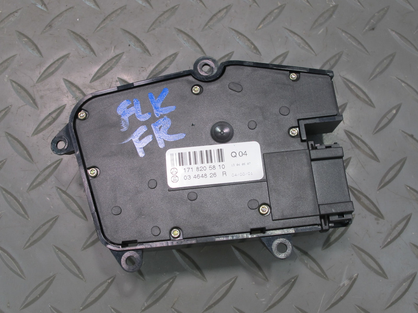 05-11 Mercedes R171 Slk-class Front Right Seat Adjustment Switch 1718205810 OEM