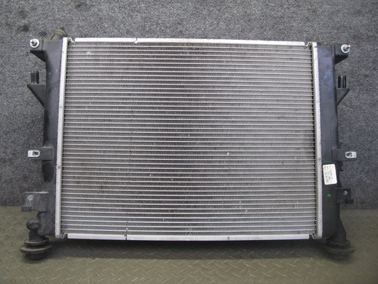 06-10 Pontiac Solstice SKY 2.4L A/T Engine Cooling Radiator w Fanshroud 20K OEM