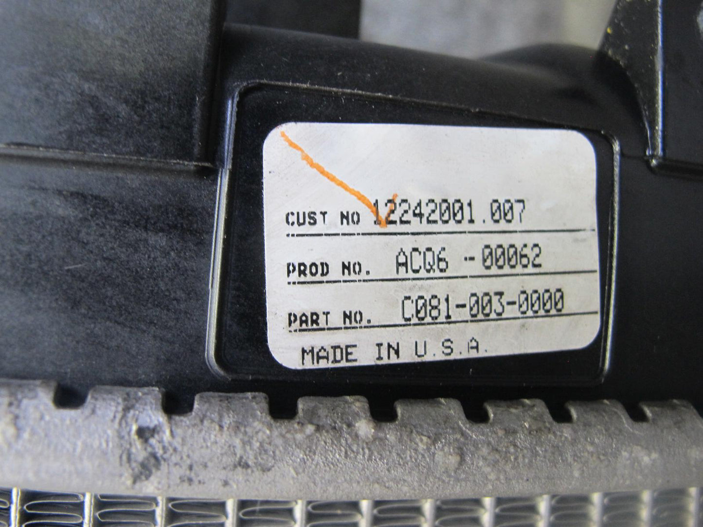 06-10 Pontiac Solstice SKY 2.4L A/T Engine Cooling Radiator w Fanshroud 20K OEM