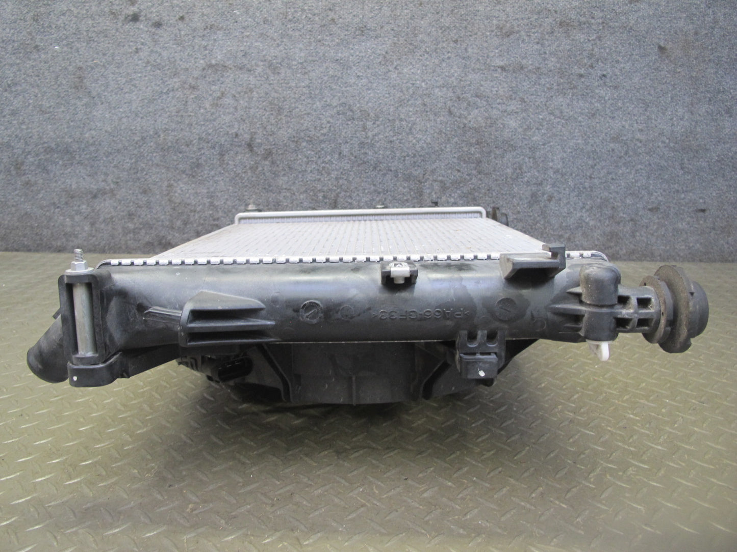 06-10 Pontiac Solstice SKY 2.4L A/T Engine Cooling Radiator w Fanshroud 20K OEM