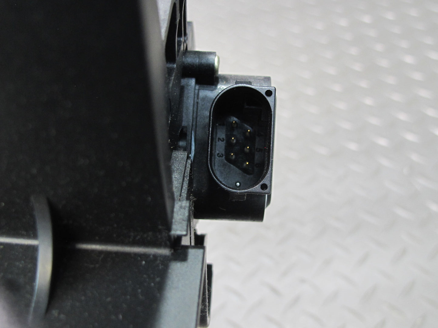 05-11 Mercedes R171 Slk-class Gas Acceleration Pedal 2033000604 OEM