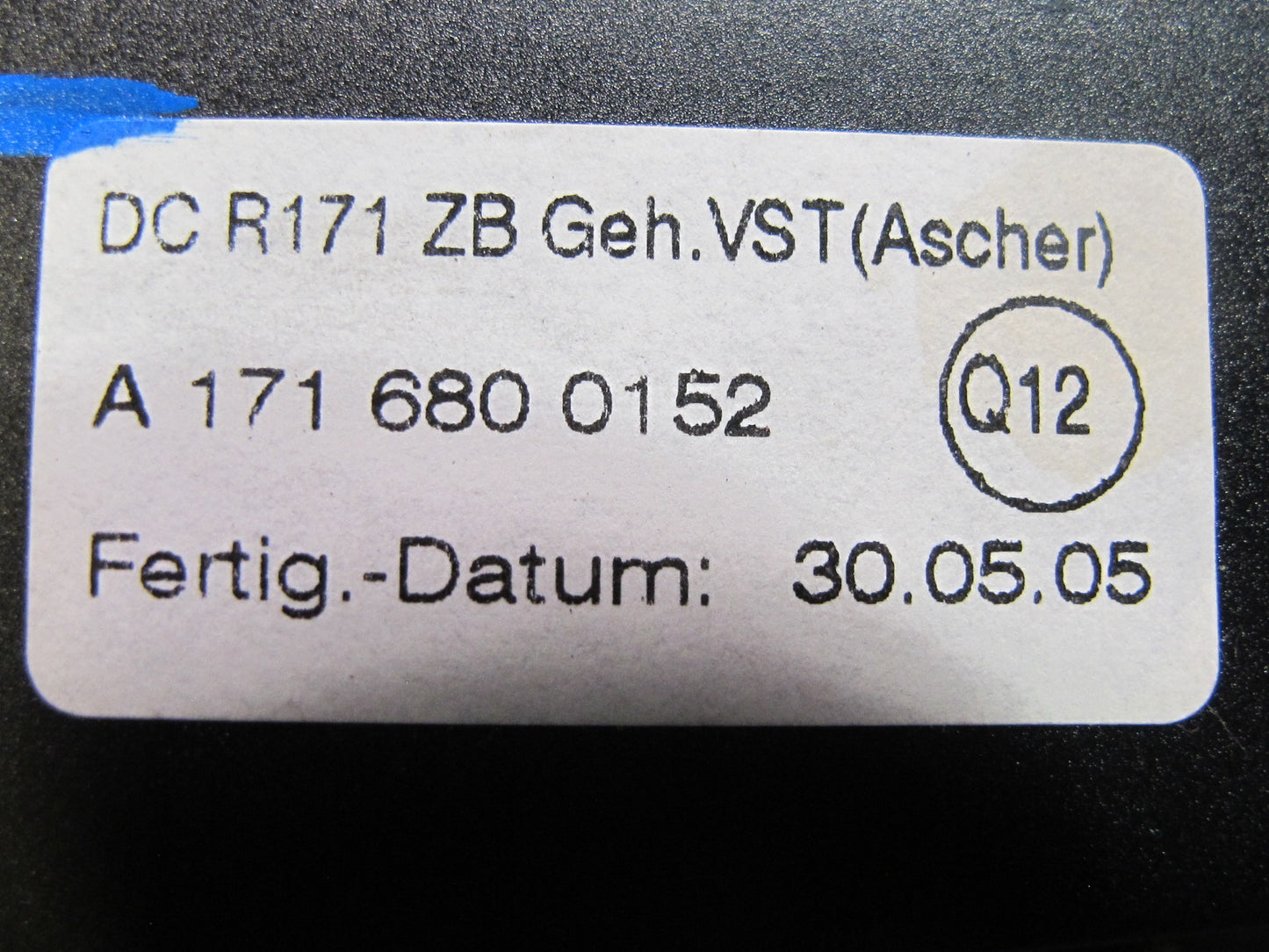 05-11 Mercedes R171 SLK Dash Front Center Ash Tray w Lighter 1716800152 OEM