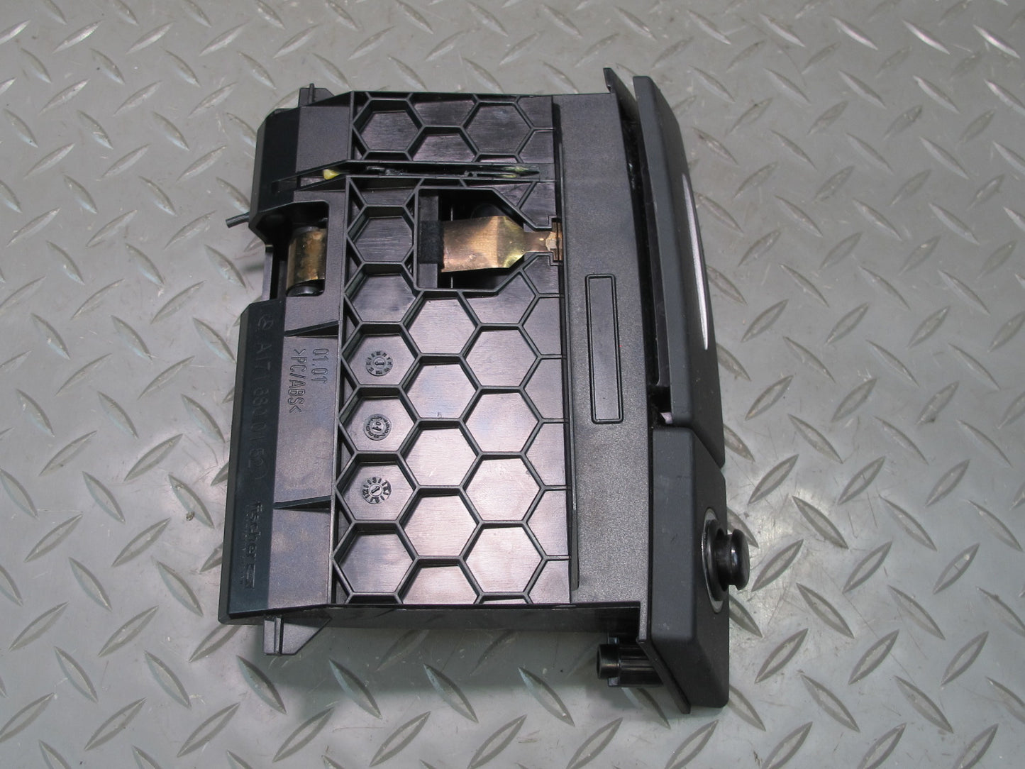 05-11 Mercedes R171 SLK Dash Front Center Ash Tray w Lighter 1716800152 OEM