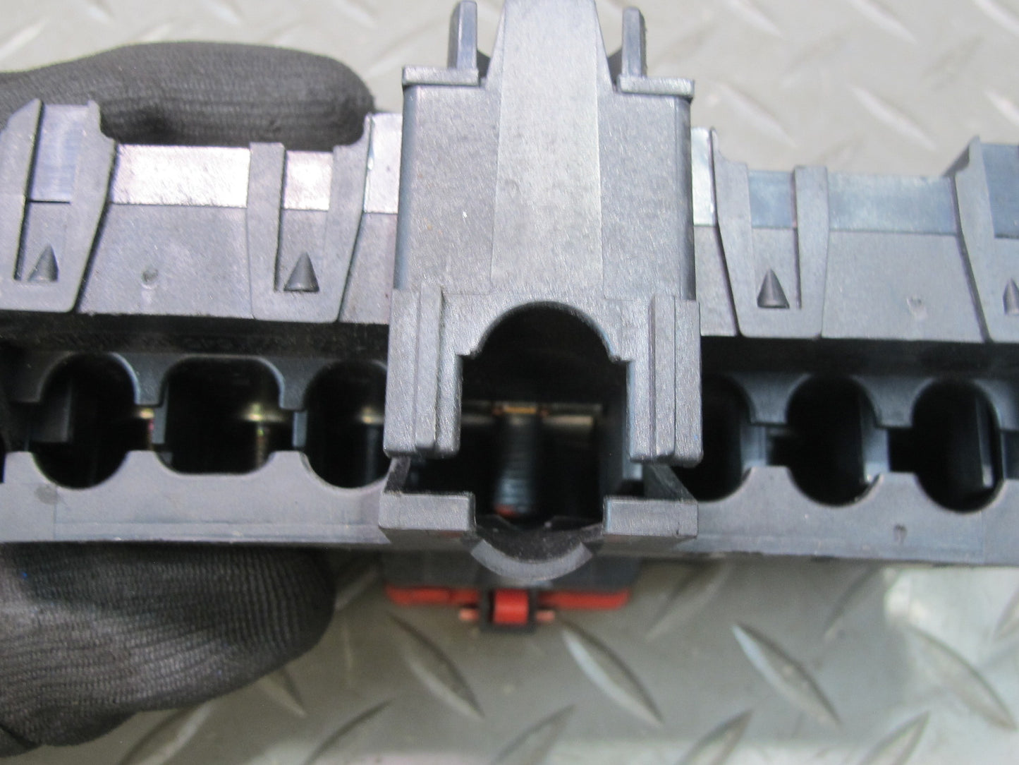 05-11 Mercedes R171 Slk-class Positive Battery Terminal Fuse Box 2035450803 OEM