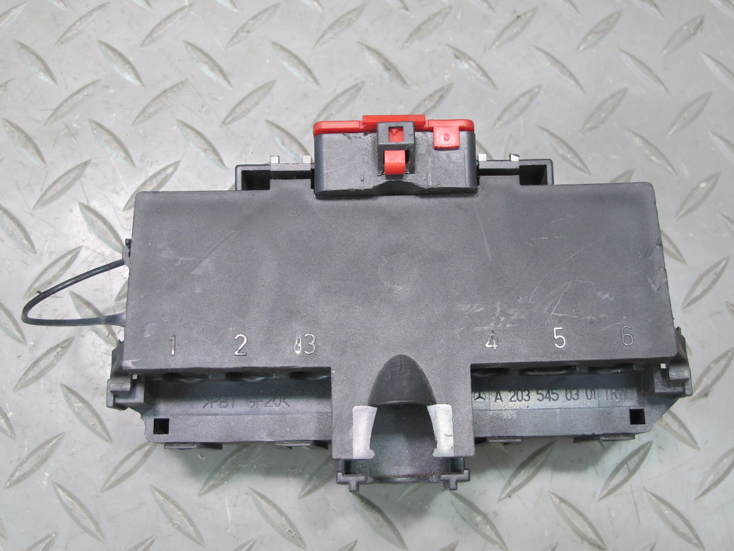 05-11 Mercedes R171 Slk-class Positive Battery Terminal Fuse Box 2035450803 OEM