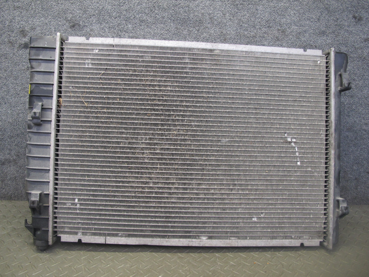 98-04 Chevrolet Corvette C5 A/T Engine Cooling Radiator w Fan & Shroud 88K OEM