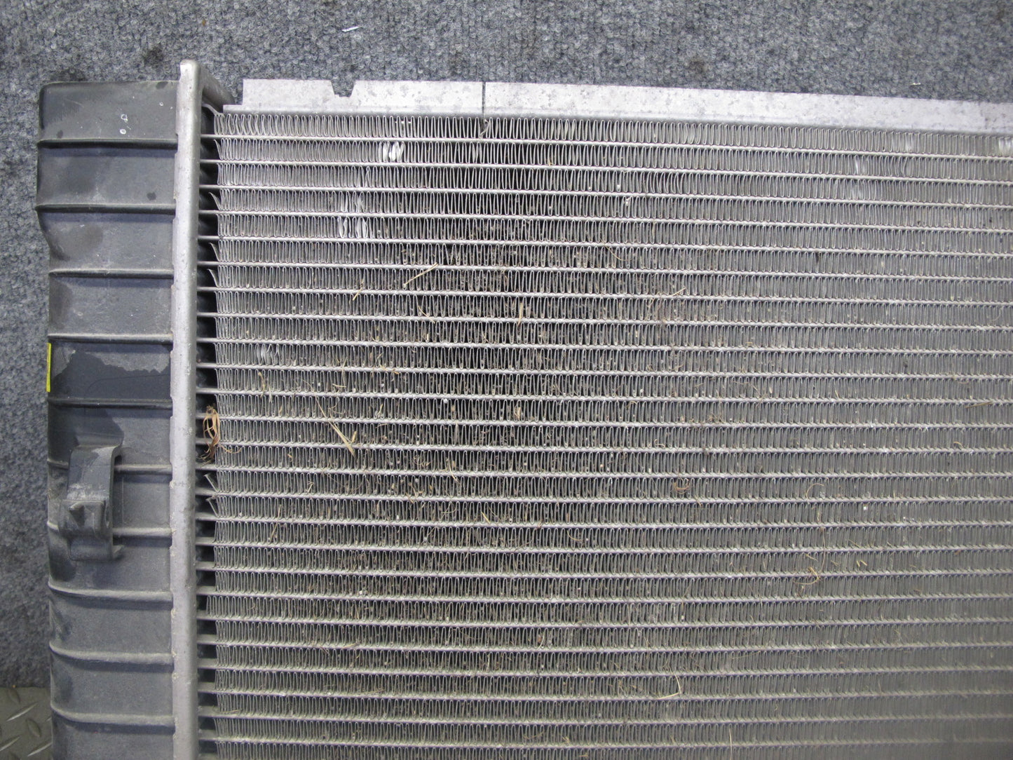 98-04 Chevrolet Corvette C5 A/T Engine Cooling Radiator w Fan & Shroud 88K OEM