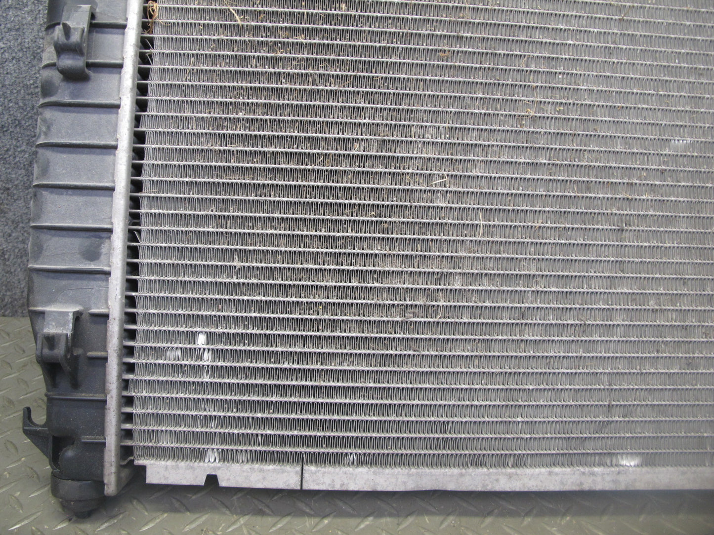 98-04 Chevrolet Corvette C5 A/T Engine Cooling Radiator w Fan & Shroud 88K OEM